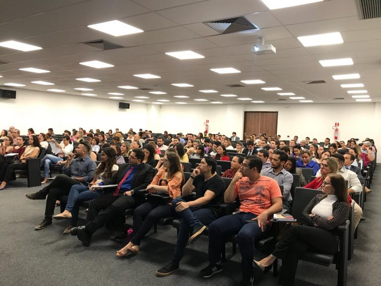 ESCOLAR QUALIFICADO LEVANDO ALUNOS DO INTERIOR PARA CIDADE